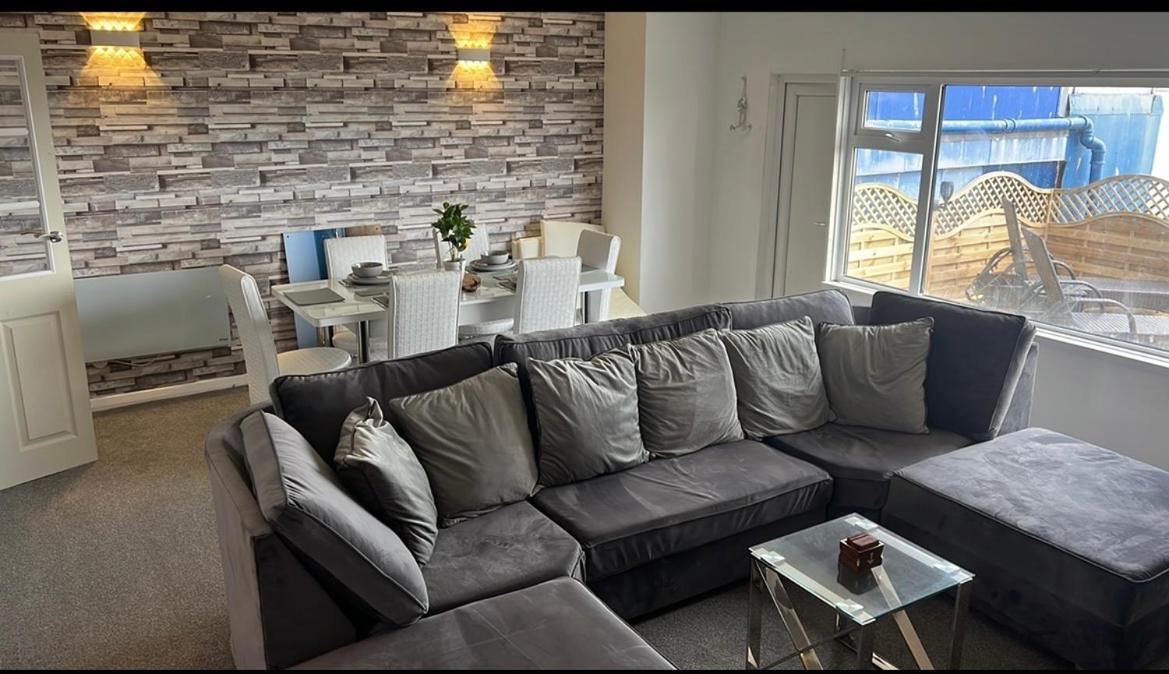 Sea View Lavish Apartment Sky Tv Whirlpool Bath Huge Balcony Newly Refurbished Bridlington Exterior foto